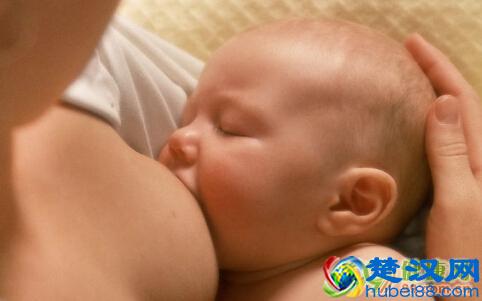 宝宝不吃奶咋办 教妈妈巧应对