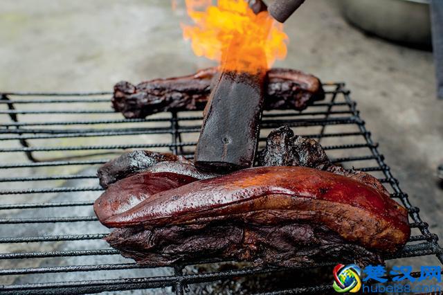 第一块熏肉到底是怎么做出来的呢？