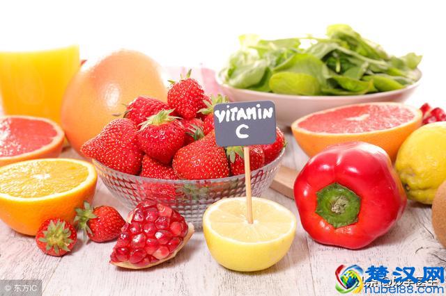 祛痘印、痘坑，药膏要比护肤品有效的多