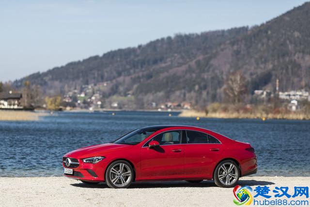 小号奔驰CLS？2019款奔驰CLA Coupe四门轿跑车实车亮相，黑色更帅