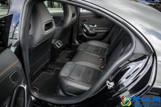 小号奔驰CLS？2019款奔驰CLA Coupe四门轿跑车实车亮相，黑色更帅