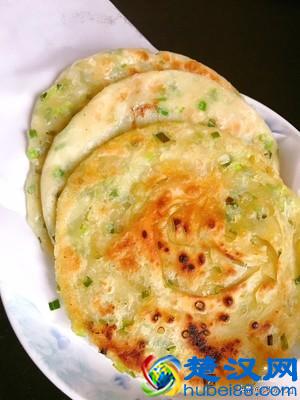 葱油饼怎么做好吃，掌握这个技巧很重要，葱油饼步骤图