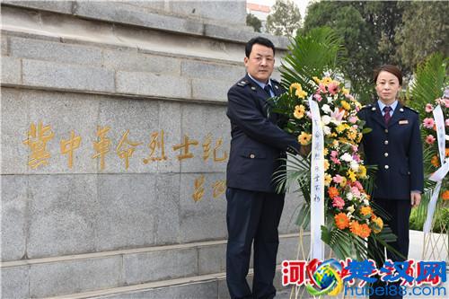 沧州河间地税组织干部开展清明扫墓活动