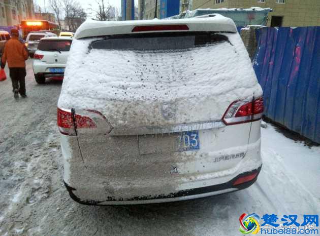 极寒天气如何化开冻在车身的冰霜？宝骏730车主口碑
