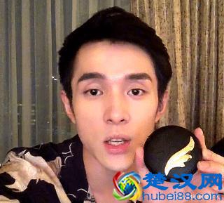 哪款粉饼适合新手而且不贵？李佳琦推荐的粉饼，价格亲民好用