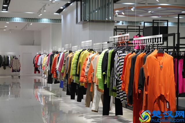 新手必读：想做品牌女装折扣店但是不懂货源的看一下