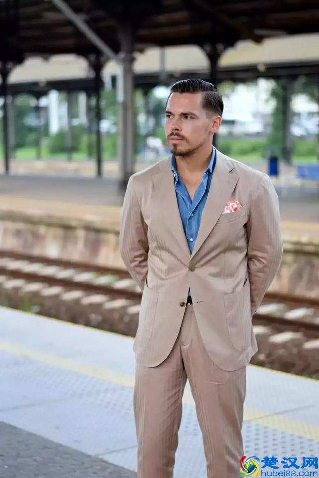 永不缺席的丹宁衬衫