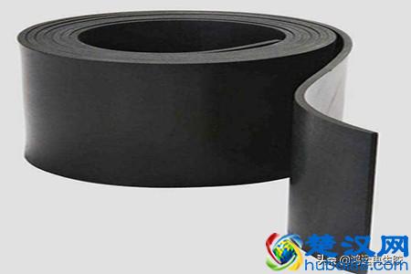 解决天然胶/再生胶并用生产胶板压片气泡问题