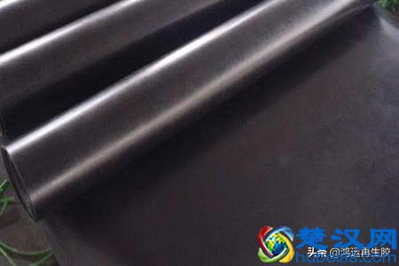 解决天然胶/再生胶并用生产胶板压片气泡问题