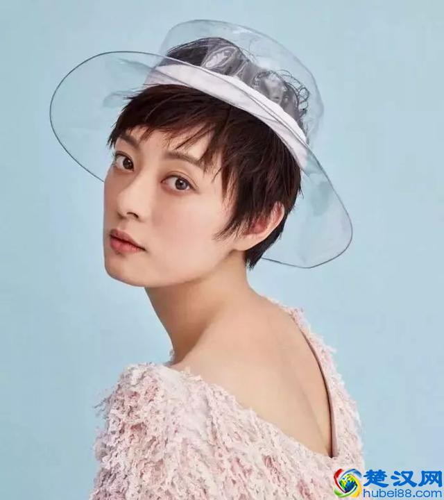 头发少的女生适合什么发型?