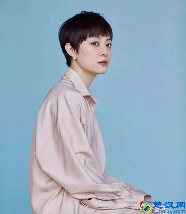 头发少的女生适合什么发型？