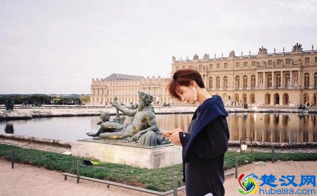 头发少的女生适合什么发型?