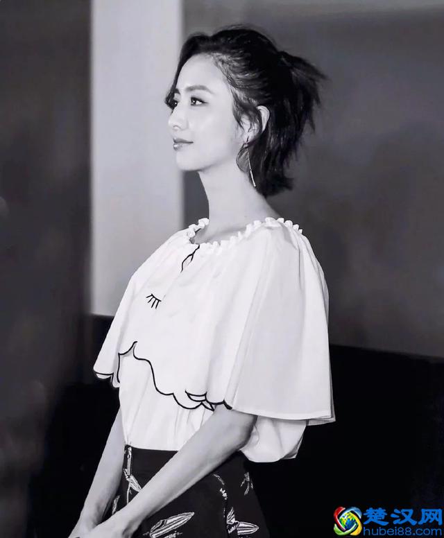 头发少的女生适合什么发型？