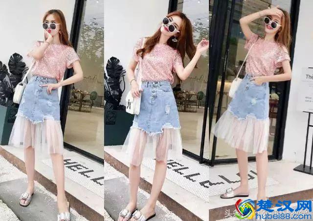 今年最流行的牛仔半身裙，搭配这几件上衣穿超好看~