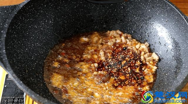 想不到酸辣粉的做法简单，自己在家也能做得很好吃，酸辣爽口