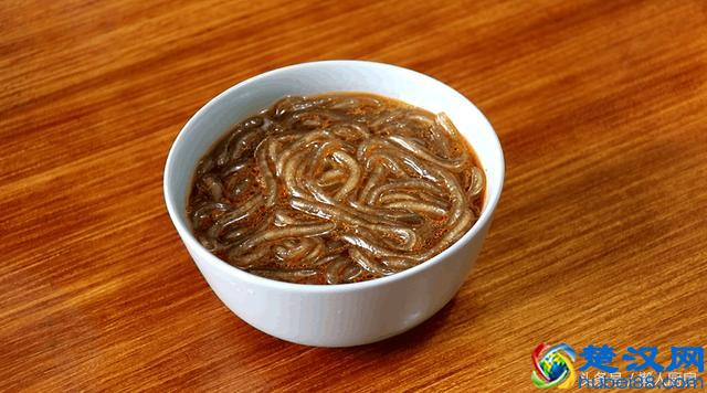 想不到酸辣粉的做法简单，自己在家也能做得很好吃，酸辣爽口