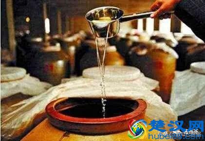 优质酱香型白酒和劣质酱香型白酒的区别是什么？