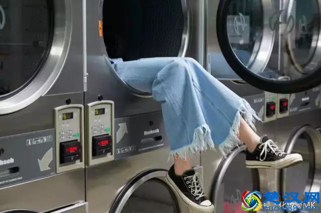 20多岁的女生预算不够，买什么牌子的衣服好看又不low？