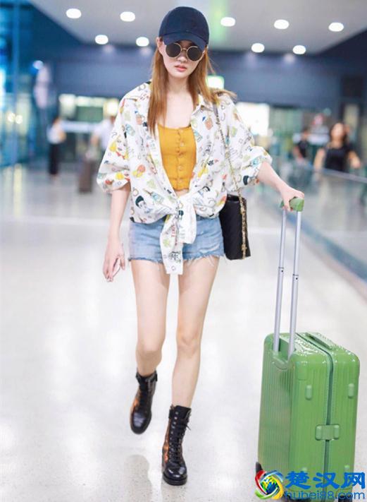 最简单又普遍的牛仔短裤，怎么穿才好看？