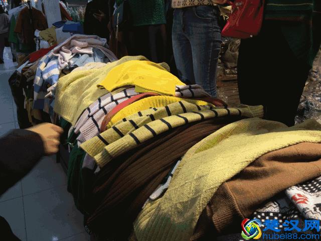 围巾10块，衣服20，杭州这个地方又到了买衣服“跟不要钱一样”的日子……