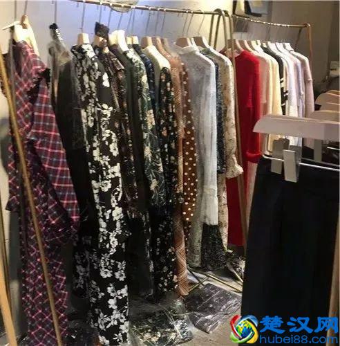 围巾10块，衣服20，杭州这个地方又到了买衣服“跟不要钱一样”的日子……