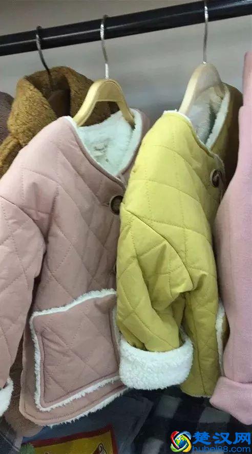 围巾10块，衣服20，杭州这个地方又到了买衣服“跟不要钱一样”的日子……