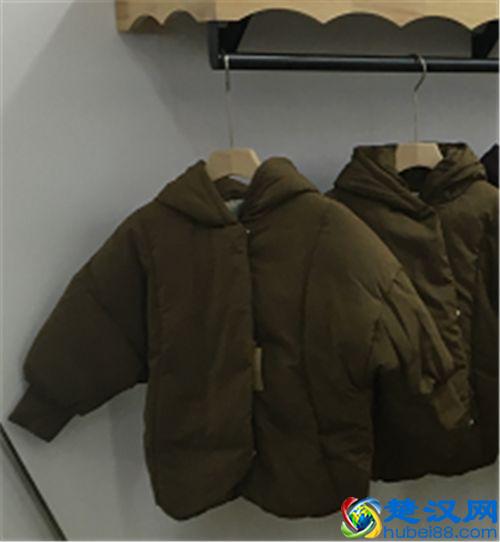 围巾10块，衣服20，杭州这个地方又到了买衣服“跟不要钱一样”的日子……