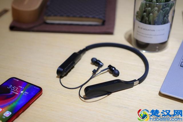 别怕蓝牙耳机音质不好，铁三角的纯数字驱动耳机来了