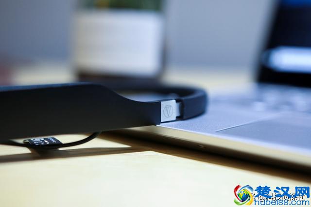 别怕蓝牙耳机音质不好，铁三角的纯数字驱动耳机来了