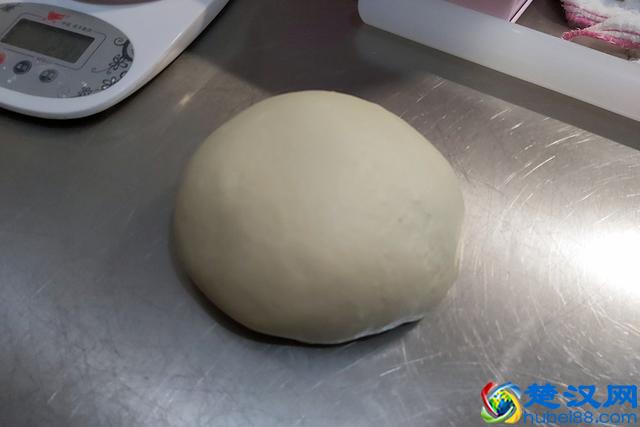 只需一次发酵，就可做出棉软的吐司，用手撕着吃，让你一吃上瘾