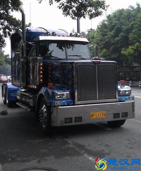 擎天柱是什么车 是美国彼得比尔特卡车