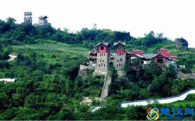 四川有座神秘石头城，位于城市却很清静，还藏着一消失的“秘密”