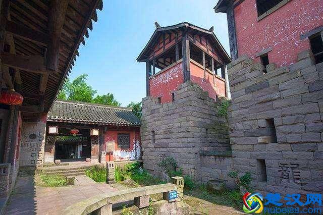 四川有座神秘石头城，位于城市却很清静，还藏着一消失的“秘密”