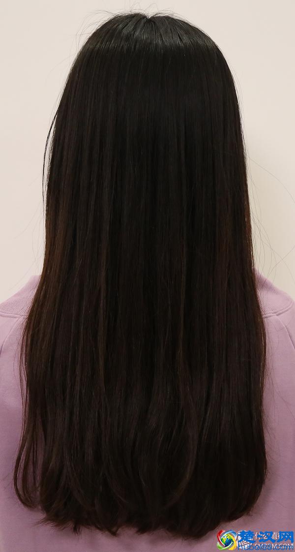 从头发蓬松与防止出油能力来看，评测几款价格适中，无硅油洗发水