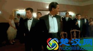 不得不承认影视娱乐圈走路姿势最帅的四个人