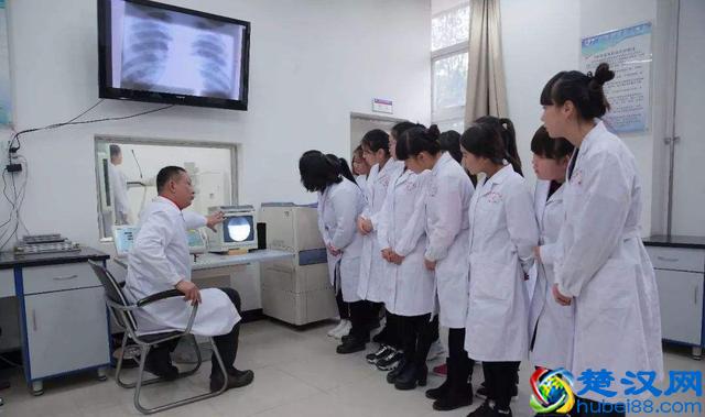 2019高考填报：女生学什么专业好？这5类专业最适合女生！前景好