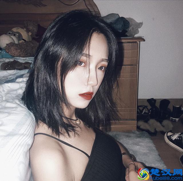 高冷御姐风，是你心动的那款吗？