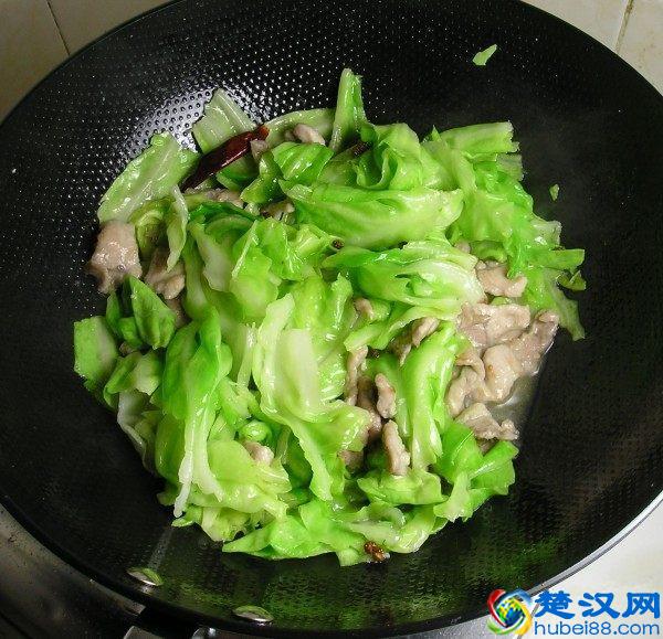 适合怀孕一到八个月的孕妇食用的菜谱：营养全面，荤而不腻，地道