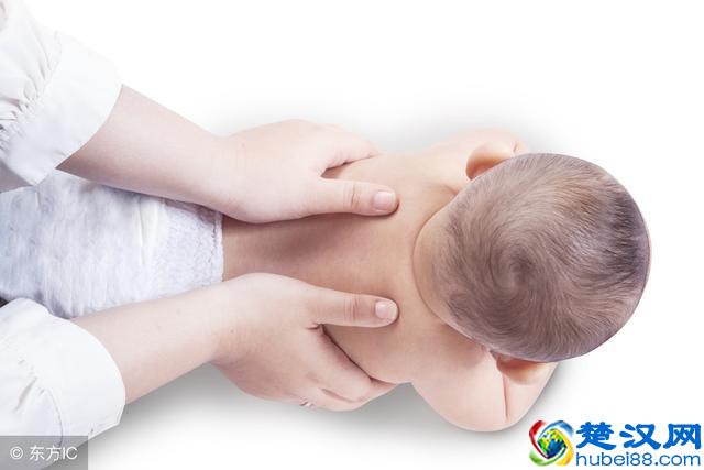 宝宝半夜发烧，怎样快速退烧呢？这3个绝招，一定记住了