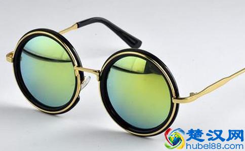 买一副偏光太阳镜正常多少钱？价格多少才是正品？