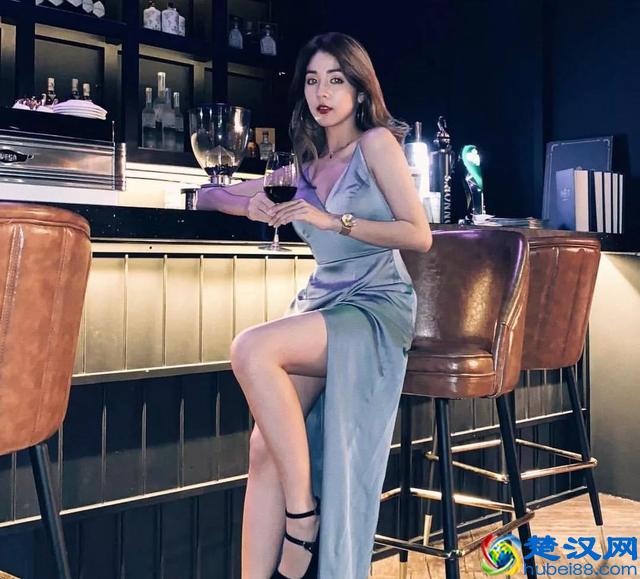 酒吧里最受欢迎的“深水炸弹”，只有今晚不回家的妞敢碰...