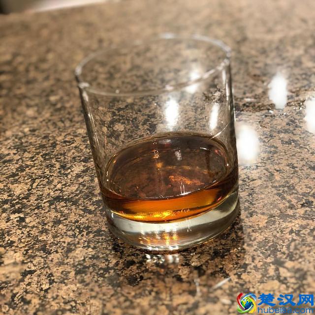 酒吧里最受欢迎的“深水炸弹”，只有今晚不回家的妞敢碰...