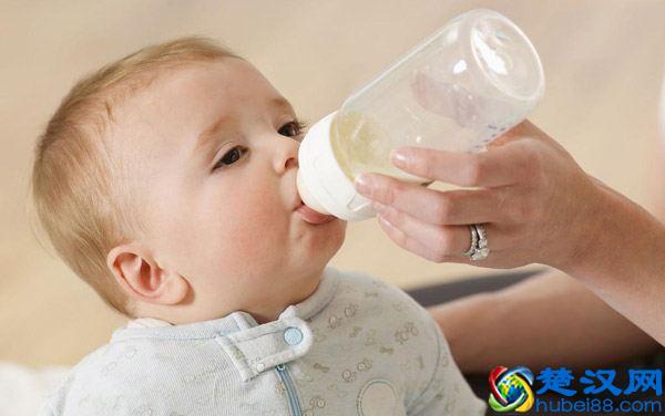 宝宝腹泻拉肚子怎么办，听听儿科专家的意见！90%家长都做错了