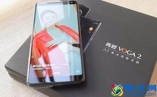 这款可以投影的手机，售价高达3000多，值得一买吗？