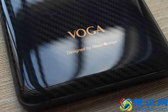 这款可以投影的手机，售价高达3000多，值得一买吗？