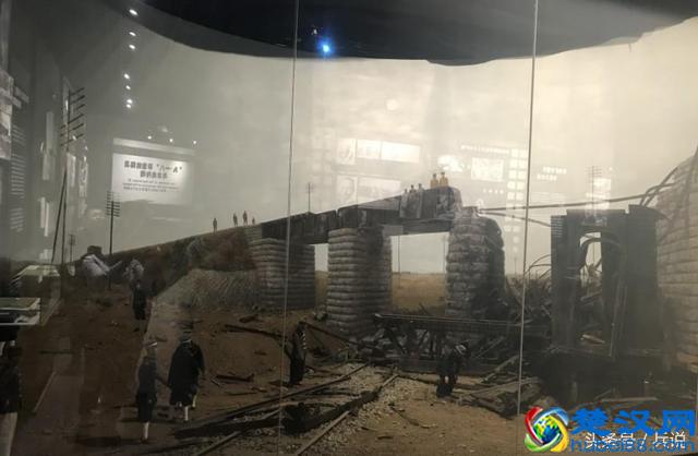 张学良为何不抵抗日军？四大原因，一生钟爱女人