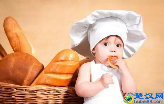 婴儿辅食添加时间表——新爸妈请收好