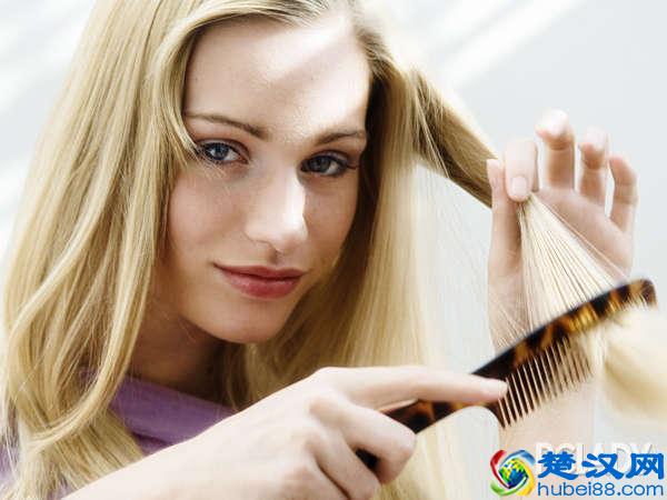 哺乳期可以烫头发吗 哺乳期烫头发对宝宝影响大