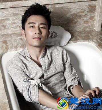 聚美CEO陈欧担任出品人的《温暖的弦》已上映半月，网友评分亮