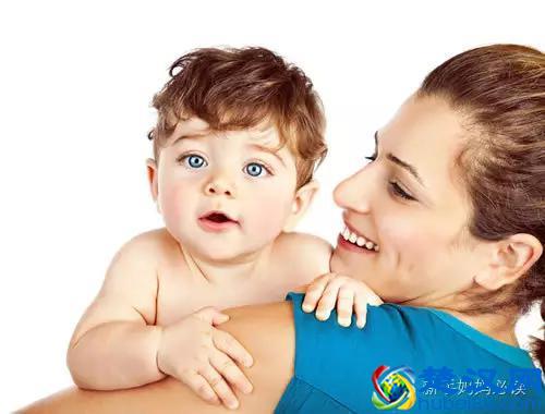 新生儿打嗝怎么办 这些妙招能制止